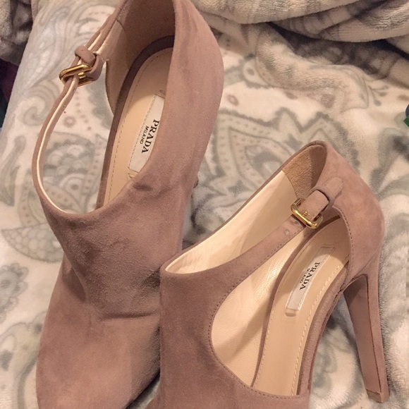 Prada Blush Pink Soft Leather Bootie Heels Size 37.5 - Picture 3 of 6